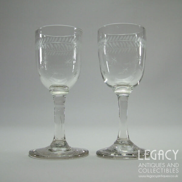 Pair of Late Victorian Star and Laurel Engraved 'Pub' Sherry or Small Wine Glasses c.1880