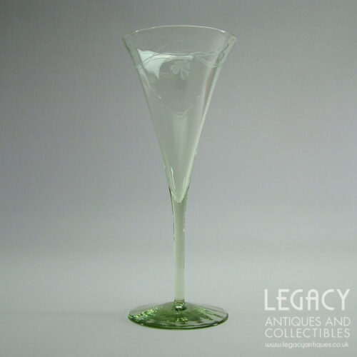 Set of Six James Powell & Sons Ribbed Champagne Flutes with Shamrock Motif c.1903